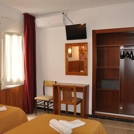 - El Amigo Guest house *
