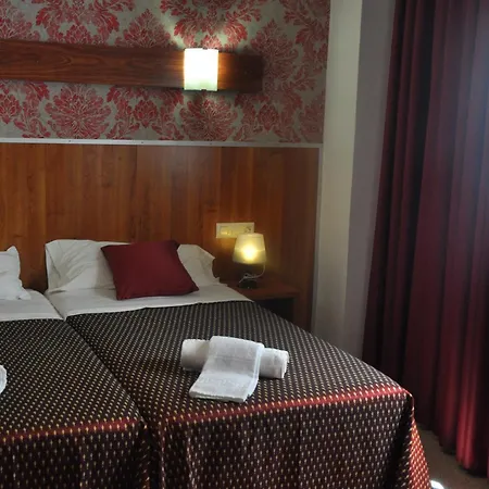 - El Amigo Guest house *