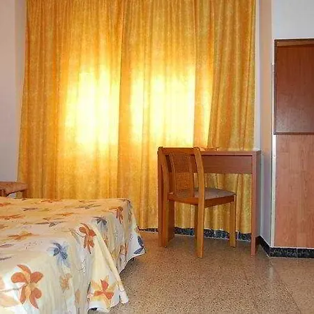 - El Amigo Guest house Lloret de Mar