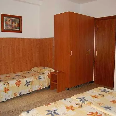 - El Amigo Guest house