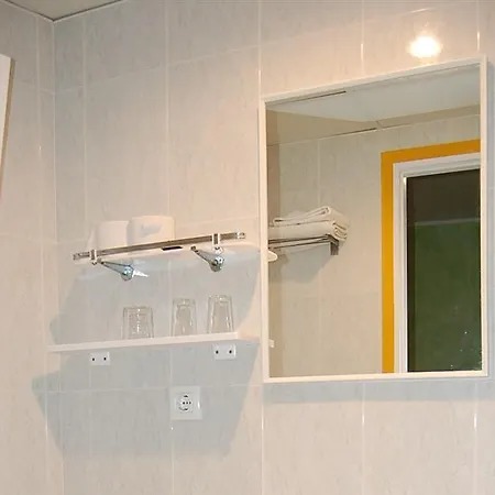 - El Amigo Guest house