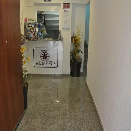 - El Amigo Guest house *