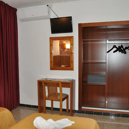 - El Amigo Guest house *