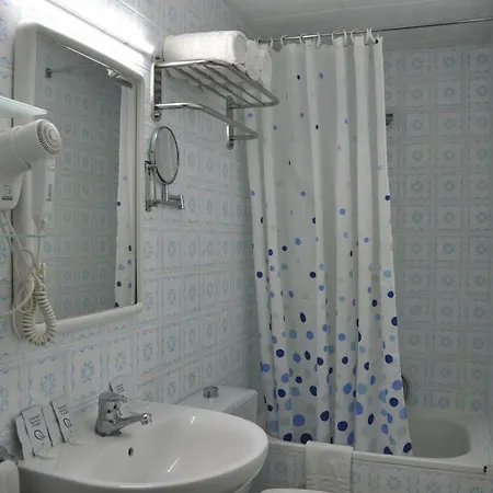 - El Amigo Guest house